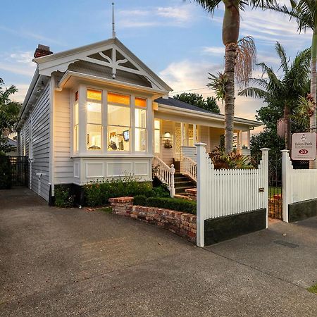 Eden Park Bed And Breakfast Inn Auckland Exterior photo