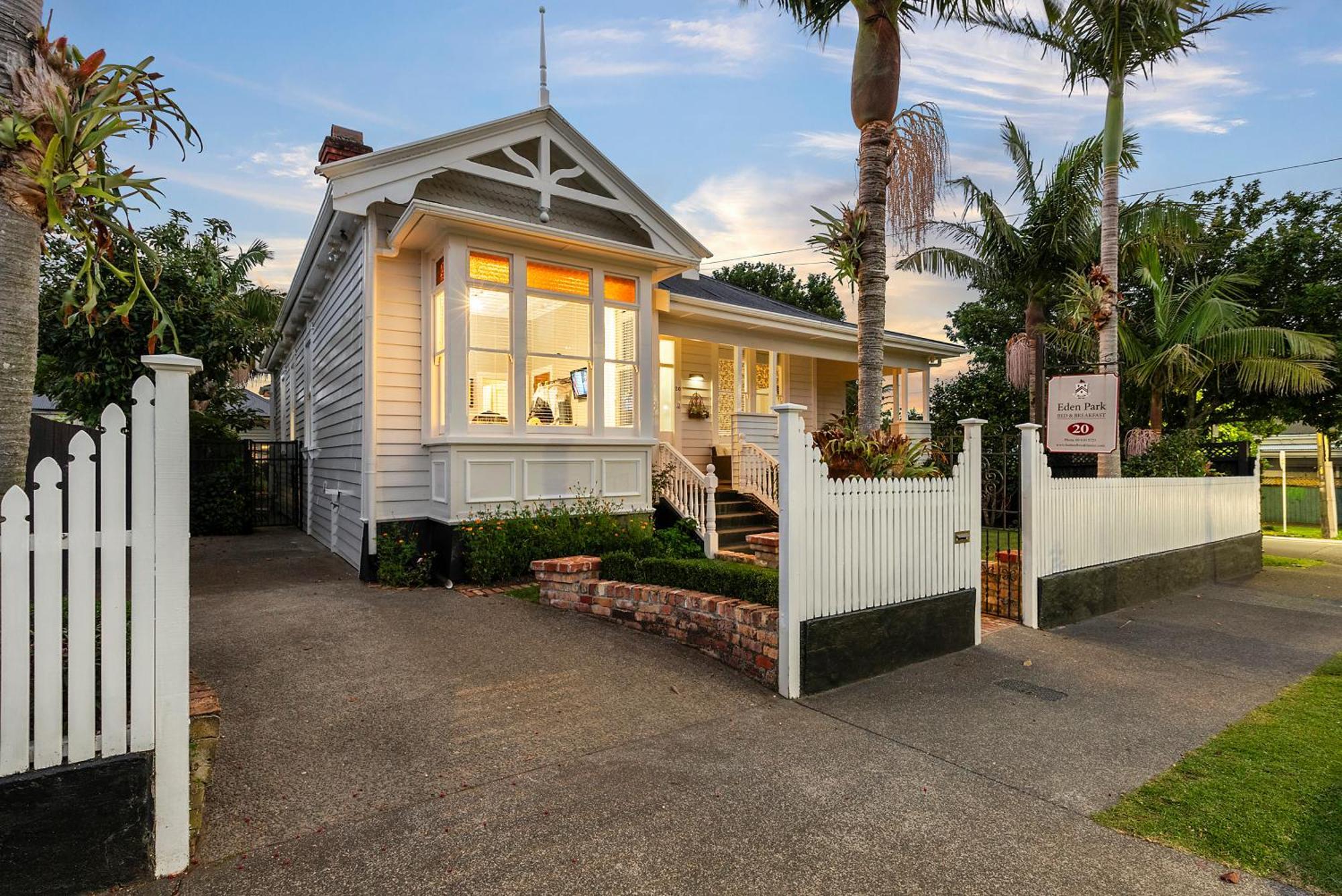 Eden Park Bed And Breakfast Inn Auckland Exterior photo